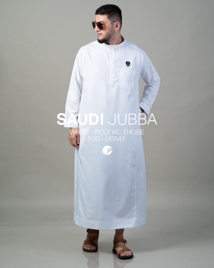 Jubah Saudi dari brand Samase yang cocok digunakan ketika umroh